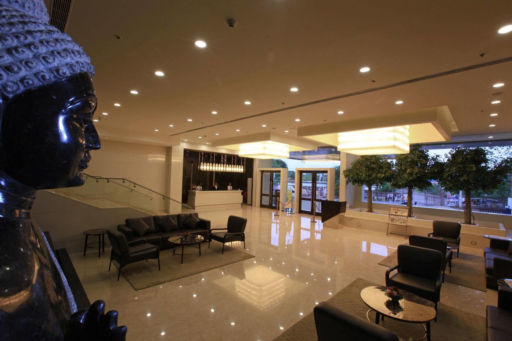 Goutham Grand Hotel - Tenali Vijayawāda 外观 照片