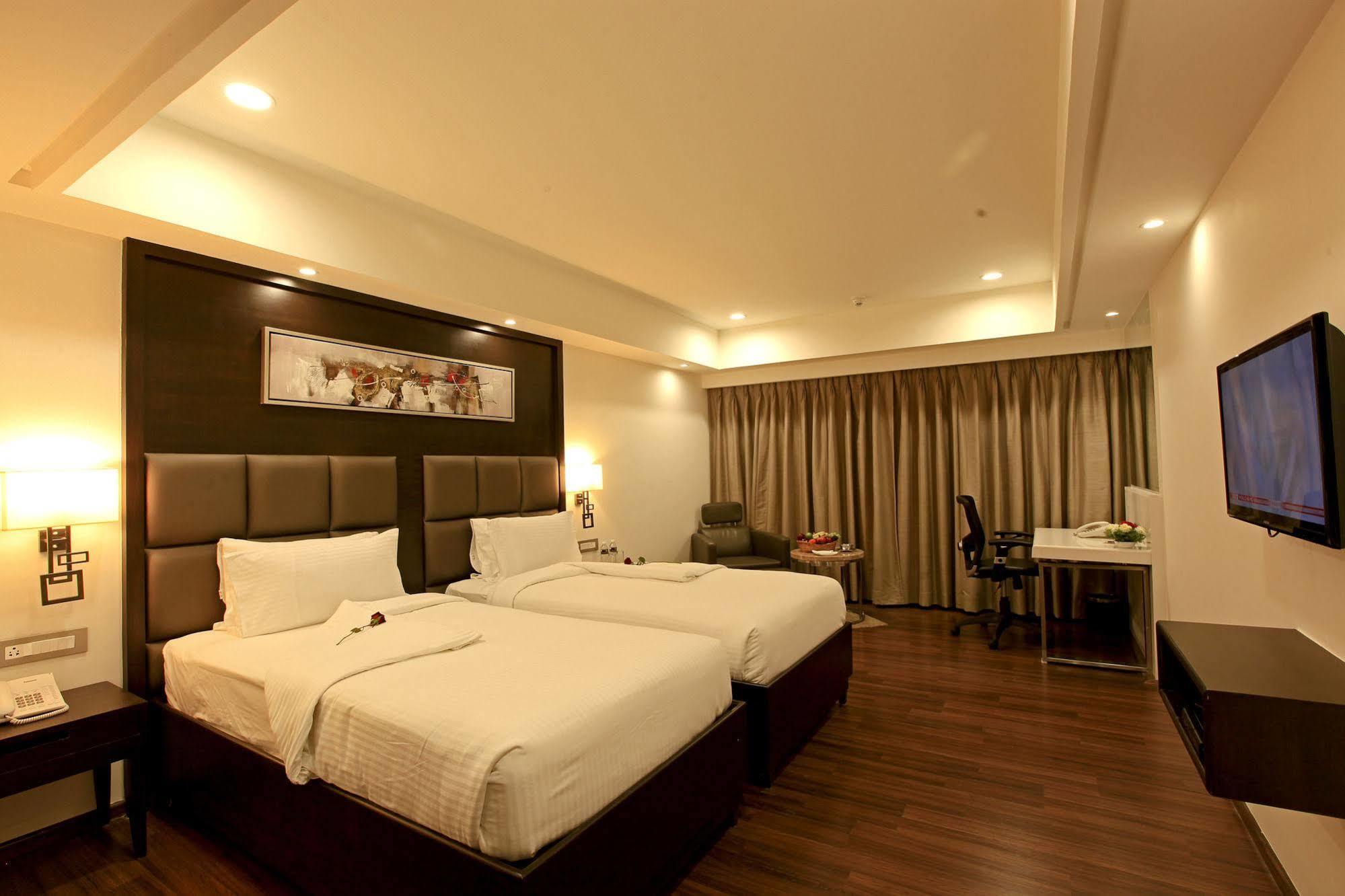 Goutham Grand Hotel - Tenali Vijayawāda 外观 照片